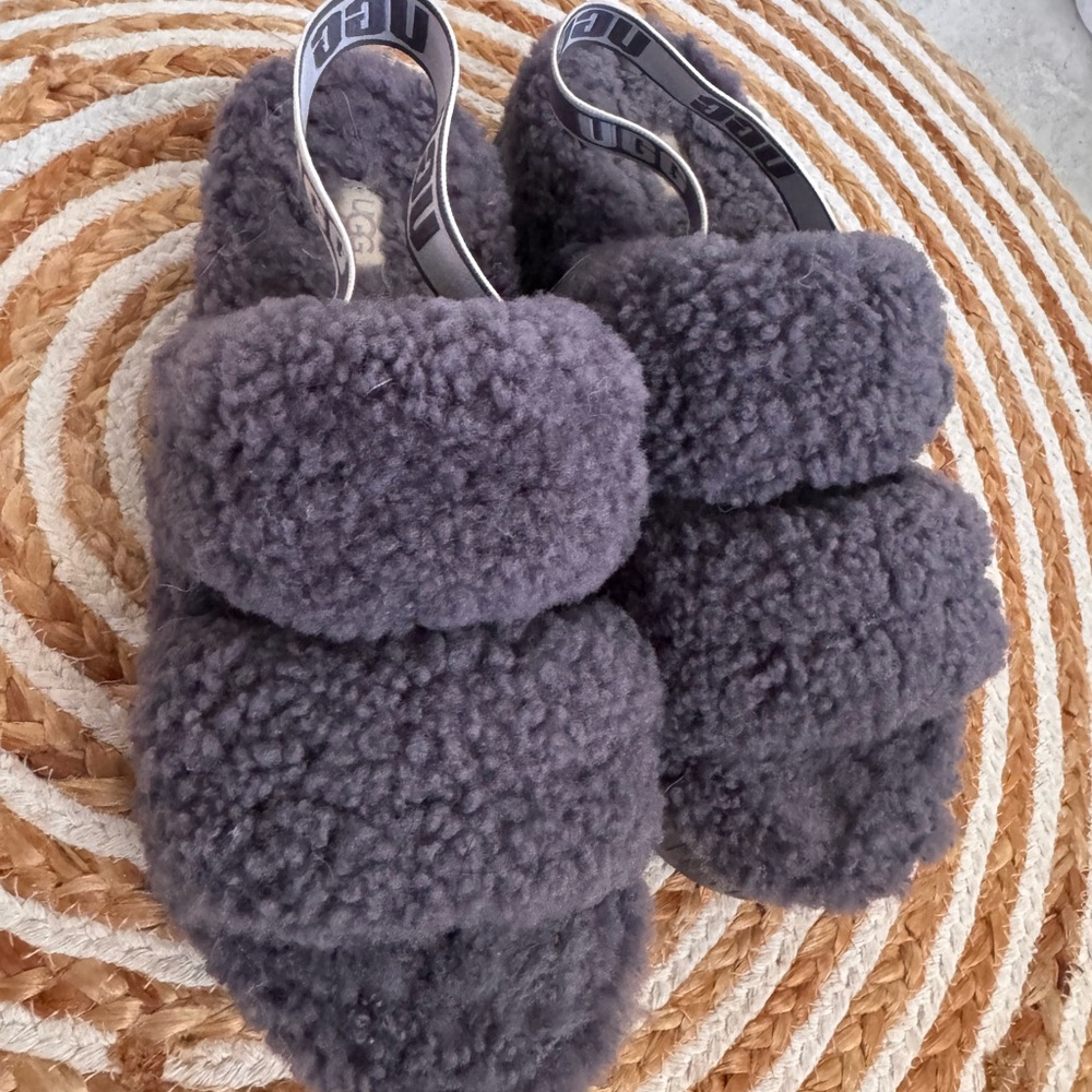 UGG Sheepskin Fur Platform Fluffy Slippers Women's Size 10